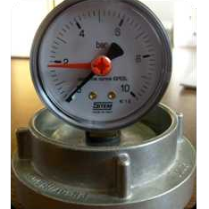 Záslepka s manometrom